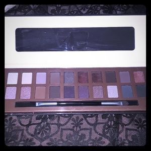 Eyeshadow palette